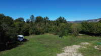 Ročko Polje – zemljište 1.718 m², struja, voda i kanalizacija uz teren