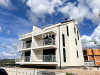 Rogoznica, 3-sobni stan, 1.kat, 59,70 m², 260 m od mora