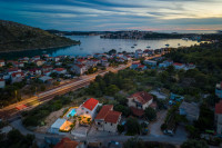 ROGOZNICA - Kuća s bazenom- 100m od mora