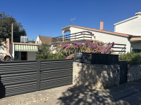 Rogoznica, Ražanj- Kuća 200 m2 s pogledom na more, velikom konobom, ga