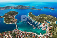 ROGOZNICA - ZEMLJIŠTE S POTENCIJALOM U BLIZINI MARINE FRAPA