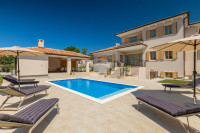 Rovinj 7km-savršena dizajnerska luksuzna vila na 1200m2 okućnice