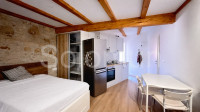 ROVINJ - Dva uređena studio apartmana, 65 m2 , 50 m od centra!