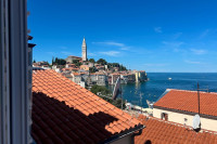 ROVINJ – EKSKLUZIVNO! Prekrasan stan s pogledom na more
