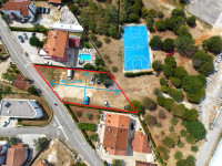 Rovinj, građevinsko zemljište 986 m2 stambene namjene za 5 stambenih j