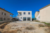 Rovinj, okolica - kuća s bazenom na mirnoj lokaciji