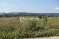 SAMO KOD NAS! Otočac, zemljište od 11.849m2 od čega građevinskog 2.186