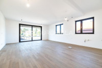Samobor, Centar, vrhunska novogradnja, četverosoban stan 100 m², balko