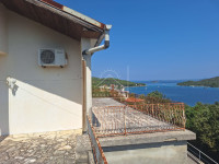 Samostojeća kuća 100 metara od mora s pogledom, Mali Iž