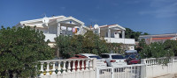 Samostojeća kuća s 4 apartmana - 200m od mora, Vir