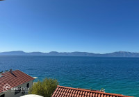 Samostojeća kuća 512 m2 sa restoranom drugi red od mora - Brist