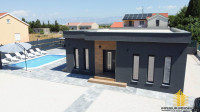 Samostojeća kuća s bazenom, Ninski Stanovi, 107 m2 / Detached House