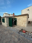 Samostojeća kuća, miran predio - Vir
