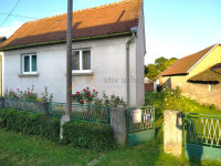 Samostojeća kuća s pomoćnim zgradama – Gračec