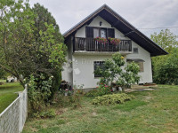 Samostojeća kuća s prostranom okućnicom u mirnom dijelu Sesveta – Sobl