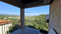 Samostojeća kuća sa tri stana