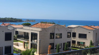 Samostojeća luksuzna vila s bazenom u resortu uz more