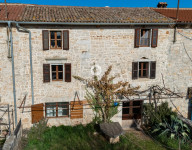 Šarmantna istarska kamena kuća s dvorištem