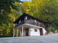 Šarmantna kuća s velikom okućnicom