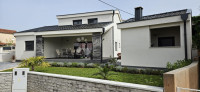 Šarmantna moderna kuća u blizini mora - Sveti Filip i Jakov