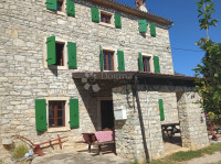 Šarmantna stogodišnja kamena kuća u Istri za najam tijekom cijele godi