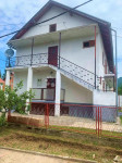 SAVRŠEN DOM I INVESTICIJA-DONJI LAPAC