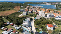 Savršena obiteljska kuća s bazenom u Banjolama - Volmama, , blizu plaž