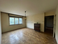 SAVSKI GAJ (NASEROV TRG): 2.5 SOB. STAN 64M2 (VELIKI POTENCIJAL)