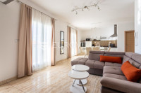 Seget Donji, odličan dvosoban stan s pogledom na more – dugoročan naja