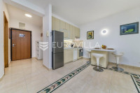 Selce, apartman s terasom i pogledom na more površine 50m2