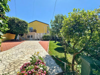 Selce - Kuća s okućnicom i pogledom na more