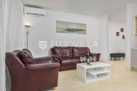 Selce, prostrani apartman s 2 spavaće sobe i pogledom na more površine