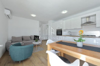Seline - kuća s četiri apartmana, pogled na more!