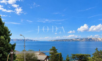 SENJ, adaptirani stan, visoko prizemlje, pogled na more
