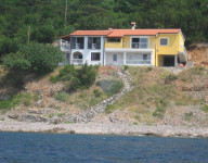 Senj, Sv. Juraj - Kuća sa 4 apartmana 1.red do mora