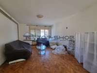 Sesvete, Brestje, Kuća za najam za radnike s garažom i parkingom 360m2