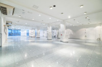 Sesvete, ulični poslovni prostor 351 m2 u prizemlju stambeno-poslovne