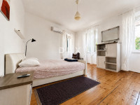 ŠIBENIK, CENTAR – Uređen stan 66,80 m², 240 m od mora, investicijski p