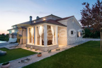 Šibenik, Dubrava: Luksuzna vila s velebnom okućnicom površine 1310m2