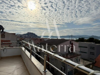ŠIBENIK - DVOETAŽNI STAN, GARAŽA, PANORMASKI POGLED P = 251.93 M2