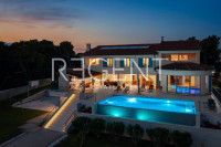 Šibenik, Zablaće – vila 1.000 m², bazen, wellness, okućnica, prvi red