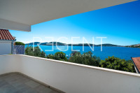 Šibenik, Rogoznica - Kuća sa šest apartmana