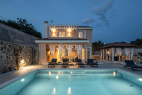 Šibenik-Rogoznica – Ražanj: autentična vila 230 m² s bazenom, pogledom