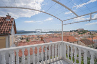 Šibenik, Varoš – dvosobni stan s pogledom na more 