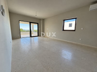 Vodice, dvosoban stan, 90,72m², pogled na more, 650m od mora