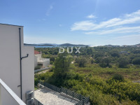 Vodice, trosoban stan, 127 m², 500 m od mora, pogled na more