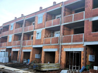 Šijana - stan u izgradnji, 2 spavaće sobe, terasa i privatno garažno m