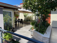 Šijana - trosoban stan, dvorište, 79 m²