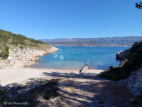 Šilo, otok Krk – namješten apartman s okućnicom, u blizini plaže