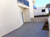 Šimuni: NOV 2-etažni, 3-sobni apartman + dvorište + 2 parkinga, 238 m2